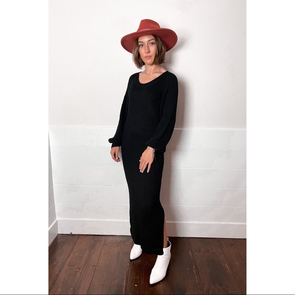 *SALE * The Cozy Midi Sweater Dress in Black